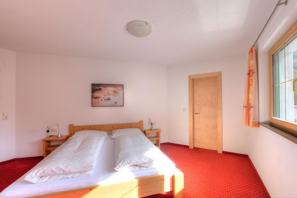 Appartement Strolz Schnann الغرفة الصورة